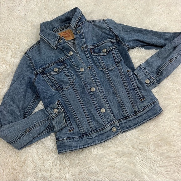 Levi's Denim Trucker Jacket VINTAGE Woman’s size small - Picture 2 of 9